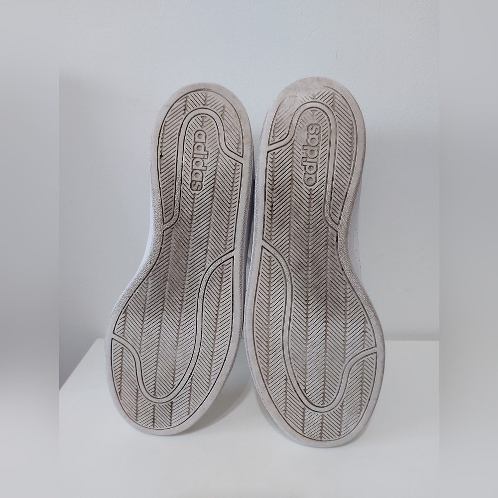 Adidas shoes - Picture 15 of 16